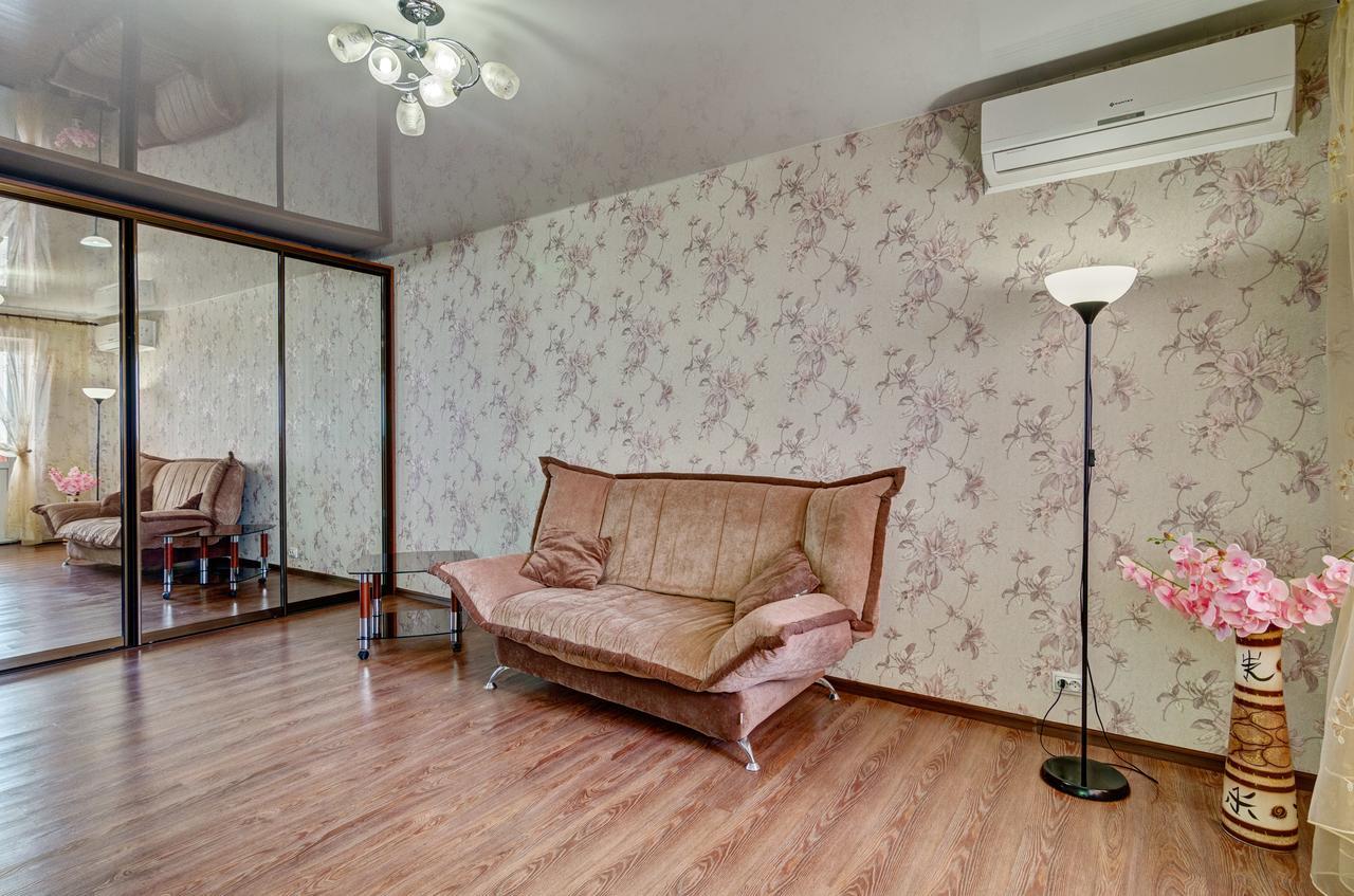Maksima Gorkogo, 54 Apartamento Penza Exterior foto